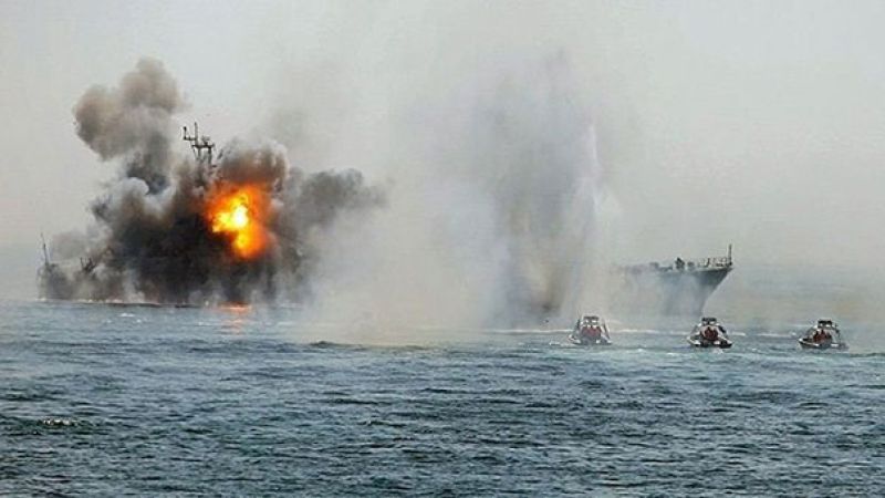 الحرس الثوري يجري مناورة القوة البحرية للحرس الثوري في الخليج الفارسي بنجاح