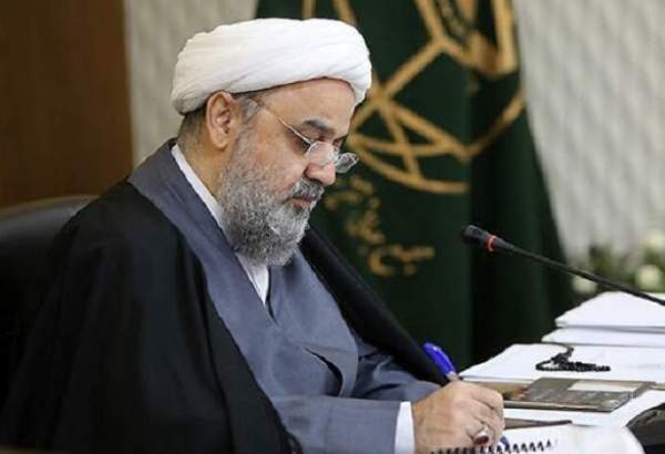 Huj. Shahriari condoles Ayatollah Sobhani over passing of wife