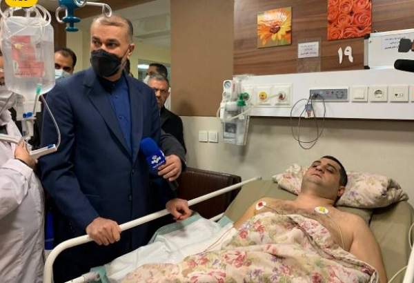 امیرعبداللهیان از مجروحان حادثه سفارت جمهوری آذربایجان عیادت کرد