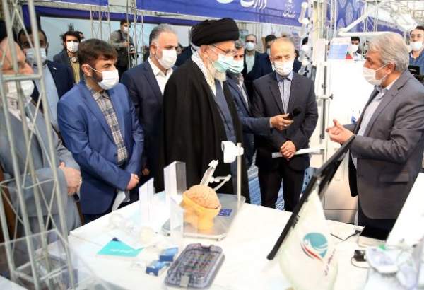 Supreme Leader visits exhibition of domestic production capacities (photo)  