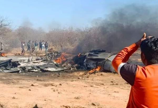 دو بھارتی لڑاکا طیارے آپس میں ٹکرانے سے ایک پائلٹ ہلاک
