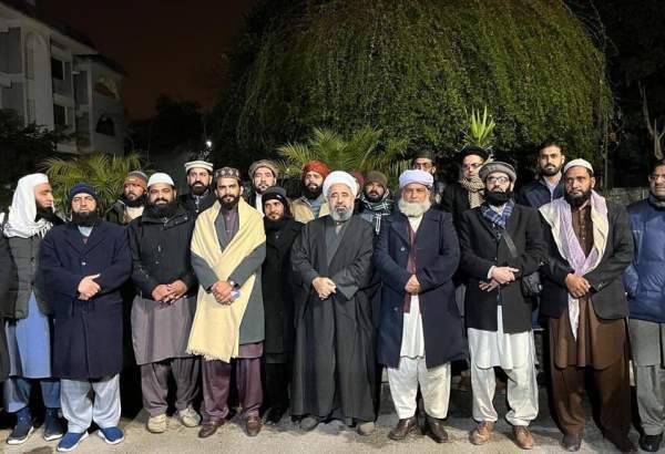 وفد من ابرز علماء السنة في باكستان يزور الجمهورية الاسلامية الايرانية