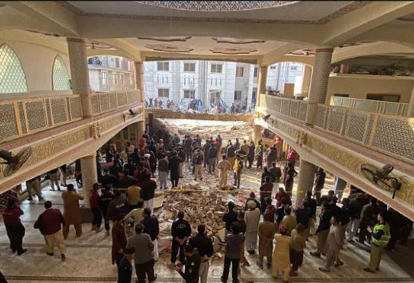 Over two dozen killed in Pakistan’s Peshawar mosque blast