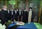 صدر رئیسی کی کابینہ کے اراکین کے ہمراہ حضرت امام خمینی (رح) کے مزار پر حاضری
