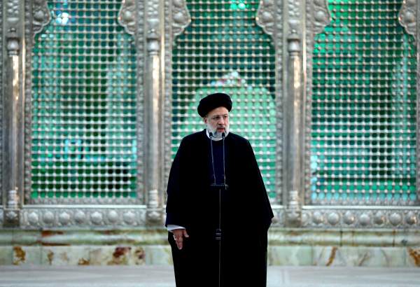 رئيسي : الثورة الإسلامية الإيرانية صمدت في مواجهة جميع المؤامرات
