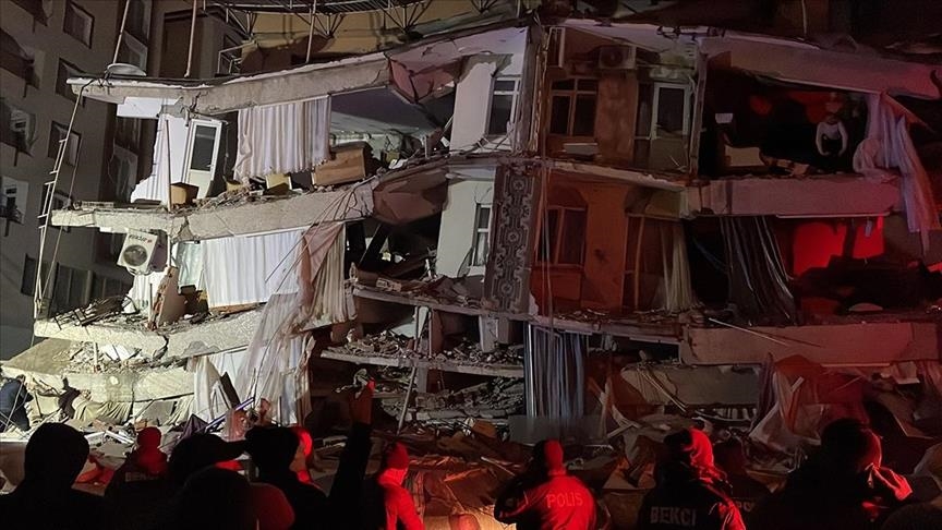 زلزال مدمر بقوة 7.4 درجات يضرب جنوبي تركيا