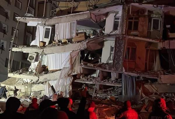 At least 300 killed as 7.8 magnitude quake jolts Turkey, Syria