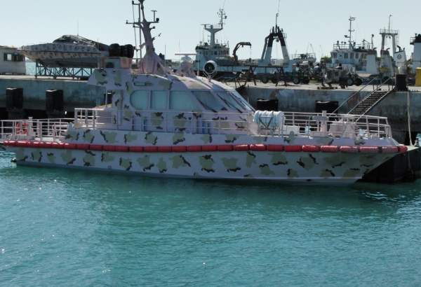 وزير الدفاع يشارك في مراسم انضمام 70 قطعة بحرية  لخفر السواحل بمحافظة هرمزكان