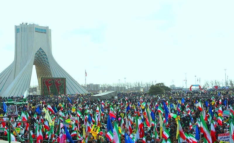 أبناء الشعب الايراني يجددون العهد مع الأهداف السامية للإمام الخميني (رض) والثورة الإسلامية