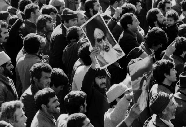 Lebanese scholars offer congratulation on Islamic Revolution anniversary