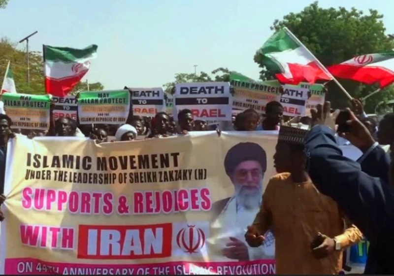 مسلمو نيجيريا يشاركون في مسيرات إحياء الذكرى السنوية الـ44 لانتصار الثورة الإسلامية  