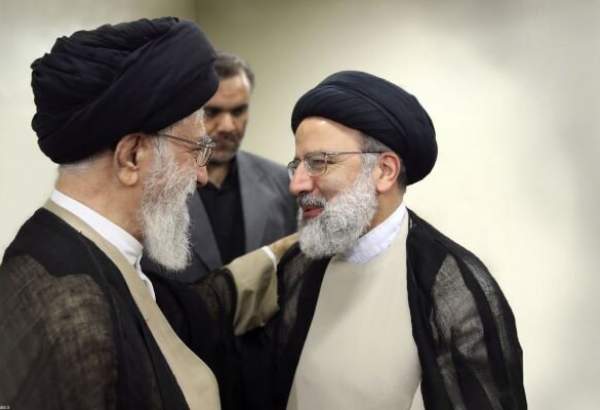 Pres. Raeisi meets Leader ahead of departure for China