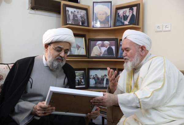 Hujjat ul-islam val-moslemin Shahriari rencontre Akhound Rahbar  