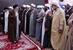 الرئيس الايراني يلتقي مع العلماء ورجال الدين الشيعة والسنة في مدينة بوشهر  