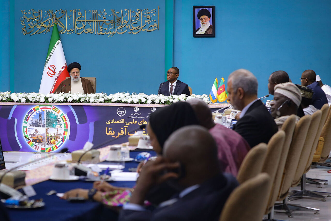 رئيسي يؤكد على تعزيز التعاون بين القطاع الخاص في ايران ودول غرب إفريقيا