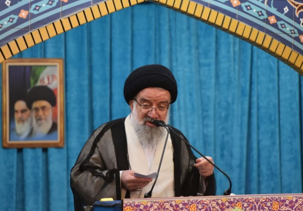 خطيب جمعة طهران : إيماننا هو إعتقادنا بالحق وظهور المهدي الموعود (عج)