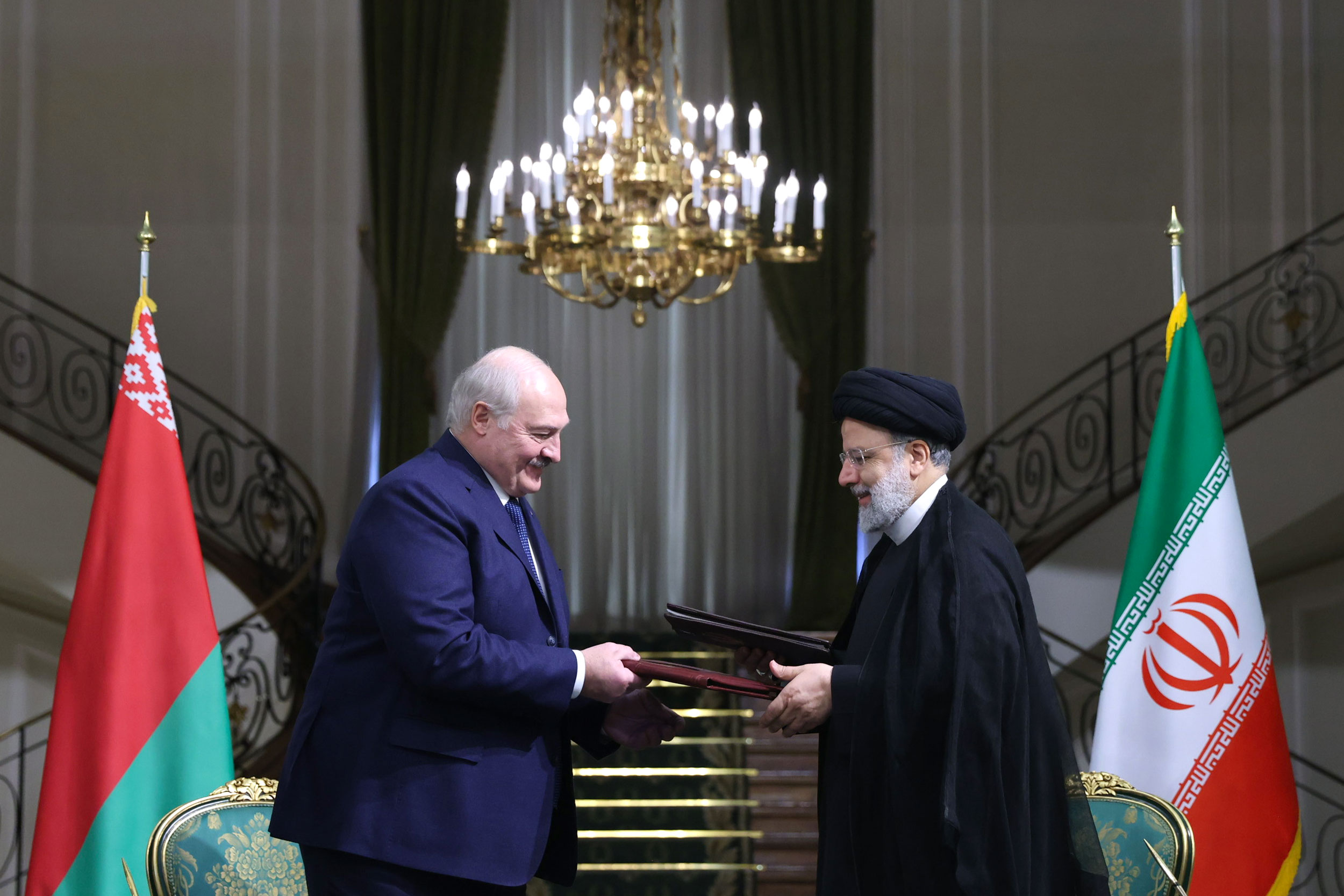 ایران وبيلاروسيا توقعان على خارطة طريق للتعاون الشامل