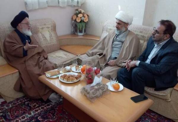 عراق میں رہبر معظم کے نمائندہ کی "ملا عبد اللہ بہابادی یزدی بین الاقوامی کانگریس" کے اراکین کے ساتھ ملاقات