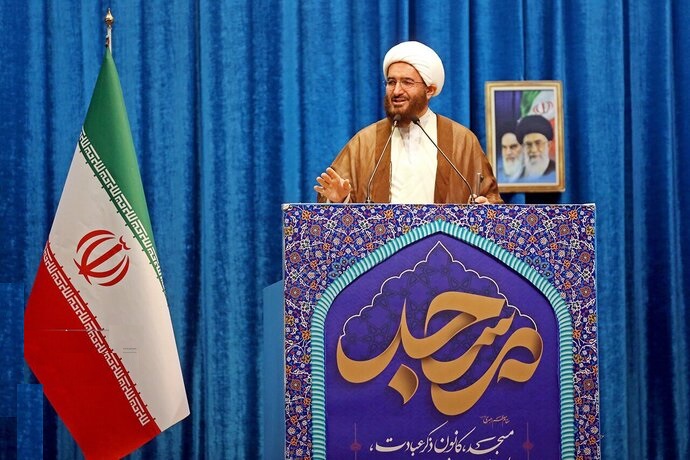 خطيب جمعة طهران : العدو اخطأ في حساباته و الشعب الايراني اختار المنطق الثوري