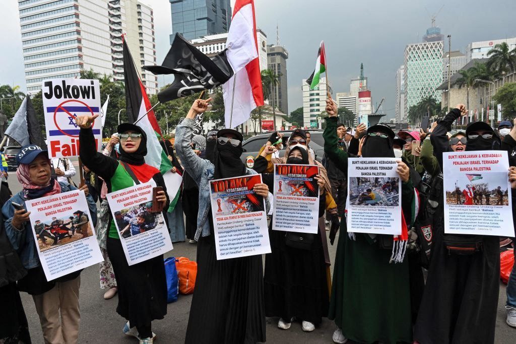 نشطاء في اندونيسيا يطالبون بمنع دخول المنتخب الإسرائيلي لبلادهم