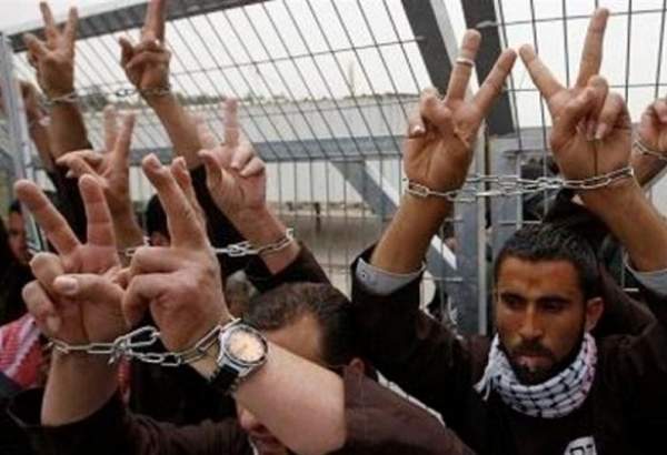 Palestinian inmates in Israeli jails begin major hunger strike