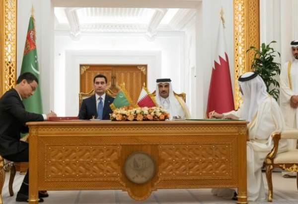 امیر قطر اور ترکمانستان کے صدر کی ملاقات  اور دو طرفہ تعاون اور علاقائی اور بین الاقوامی امور پر تبادلہ خیال