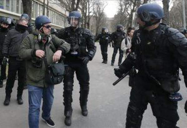 یورپی یونین کے انسانی حقوق کمشنر کا فرانس میں مظاہرہ پر تشدہ کی مذمت
