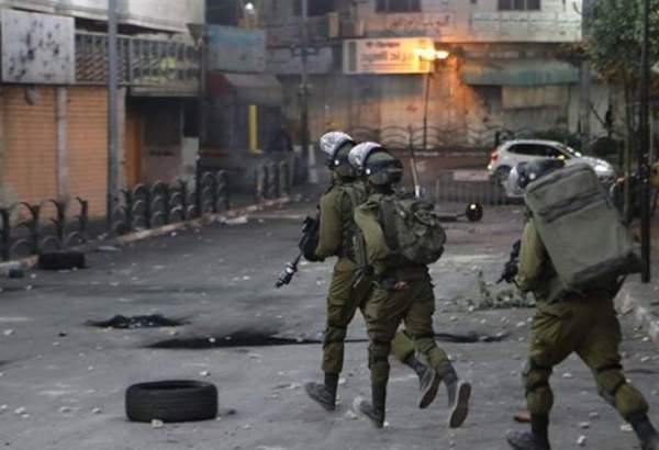 Israeli forces open fire at a group of Palestinian children, two injured