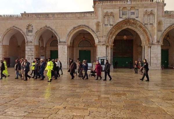 Israeli settlers defile al-Aqsa Mosque under police protection