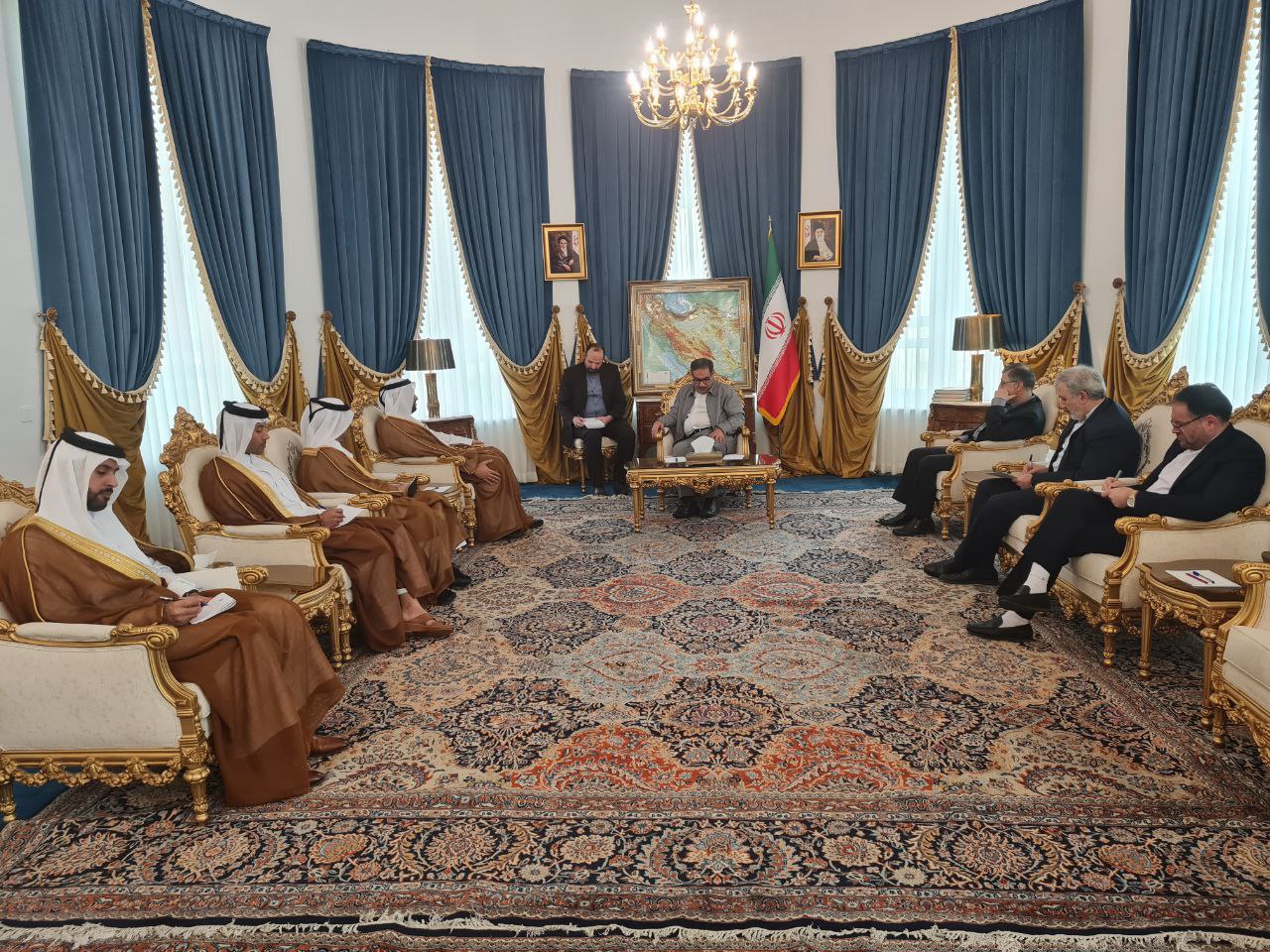 شمخاني :  تطوير التعاون مع دول الجوار أولوية إيران الرئيسية في العلاقات الخارجية