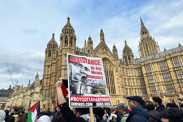 Des musulmans, des chrétiens et des juifs se rassemblent à Londres pour soutenir la Palestine