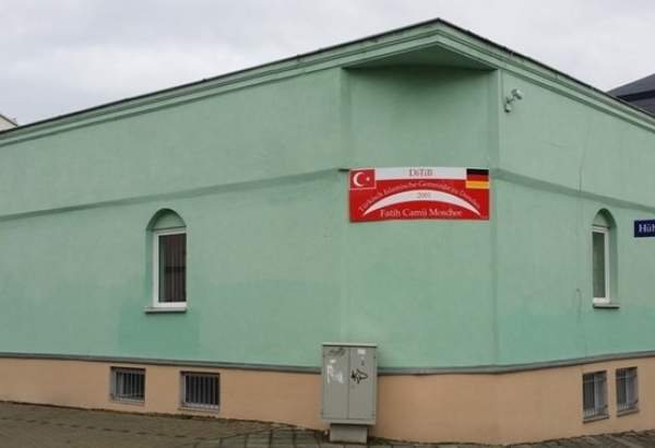 Assailant attempts arson attack against mosque in Germany