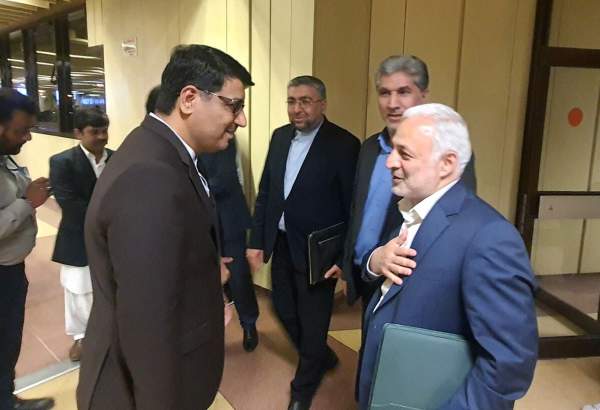 ایرانی پارلیمنٹ کی قومی سلامتی اور خارجہ پالیسی کے کمیشن کے سربراہ کراچی پہنچ گے