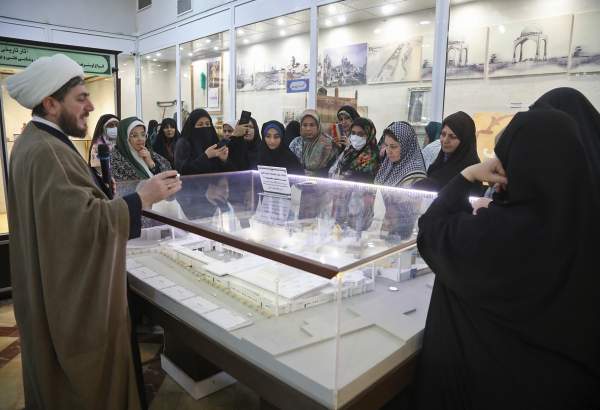 حضرت معصومہ (س) کے عجائب گھر میں سنی خواتین کا دورہ  