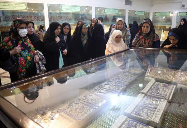 حضرت معصومہ (س) کے عجائب گھر کا سنی خواتین کا دورہ2  