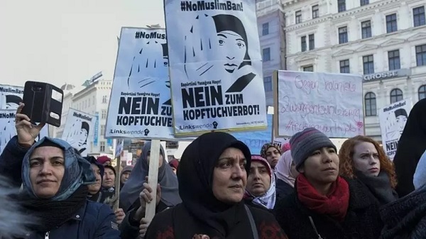 آمار چشمگیر حملات نژادپرستانه علیه مسلمانان در اتریش