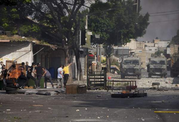 Israeli forces injure dozens of Palestinians in Nablus raid