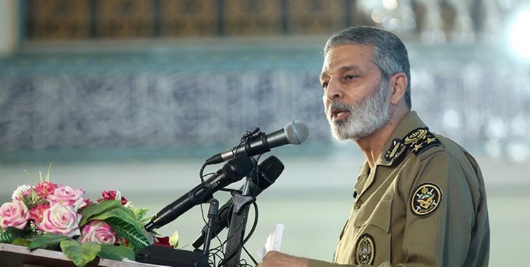 قائد الجيش الايراني : ابعدنا الكثير من التهديدات بالدبلوماسية والقدرة العسكرية