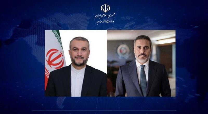 وزيرا الخارجية الايراني والتركي يؤكدان على تطوير العلاقات بين البلدين