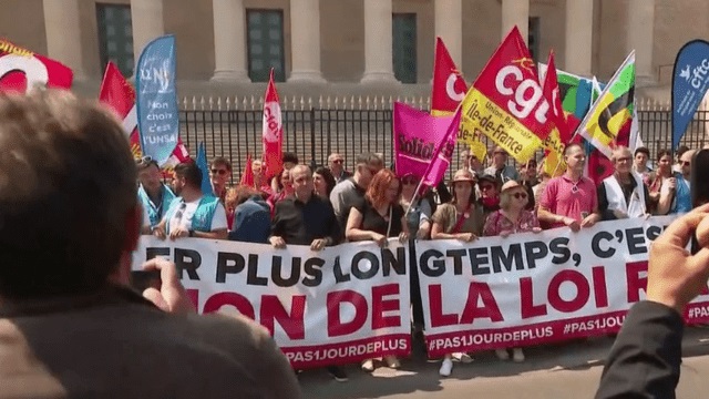 Les Français manifestent contre la réforme des retraites