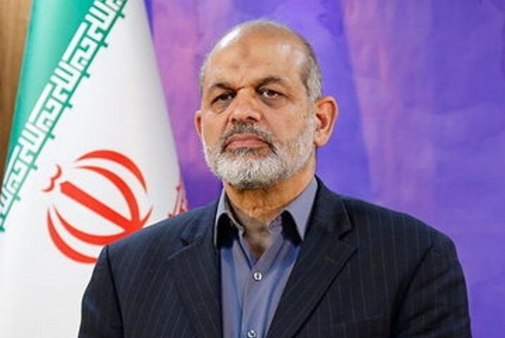 وزير الداخلية :  ايران تمد يد الصداقة الى جيرانها