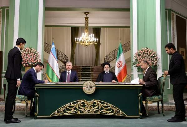Iran, Uzbekistan sign ten cooperation documents