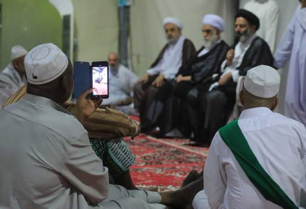 ایرانی زائرین کے سربراہ کی 17 ممالک کے اعلیٰ اور تعلیم یافتہ مسلمان حجاج سے ملاقات  