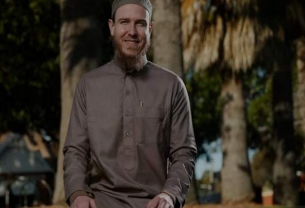 مرد استرالیایی با دیدن مهمان‌نوازی مسلمانان، به دین اسلام مشرف شد