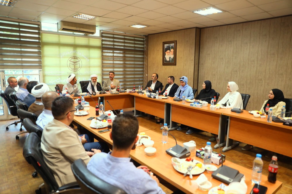 بوسنیائی دانشوروں کے وفد کا مولوی اسحاق مدنی کی ملاقات  