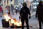فرانس میں مظاہروں کو کنٹرول کرنے کے لئے سماجی رابطے کی ویب سائٹس پر پابندی لگانے کا فیصلہ