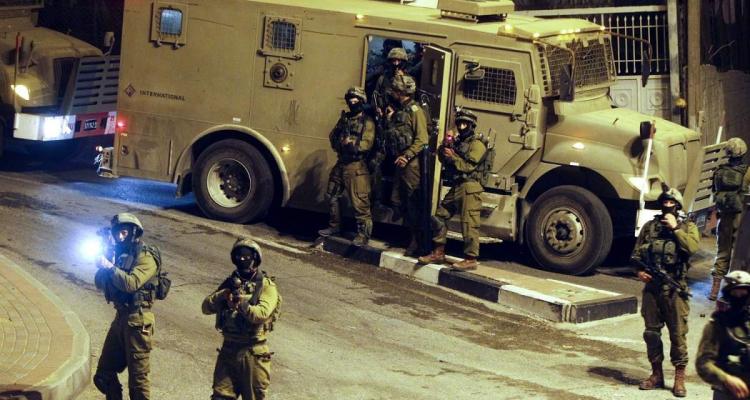 قوات الاحتلال تعتقل 16 فلسطينيا بينهم قيادي في الجهاد الاسلامي