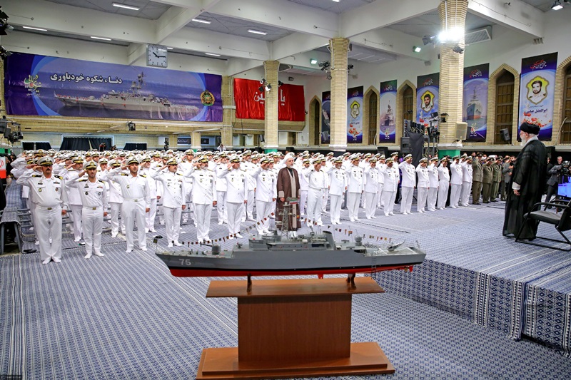 نظرة إلى كلام الإمام الخامنئي في اللقاء مع المجموعة البحرية 86 التابعة للجيش وعائلاتهم  