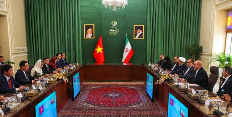 قاليباف: أولوية إيران في سياستها الخارجية إيلاء اهتمام خاص لشرق آسيا