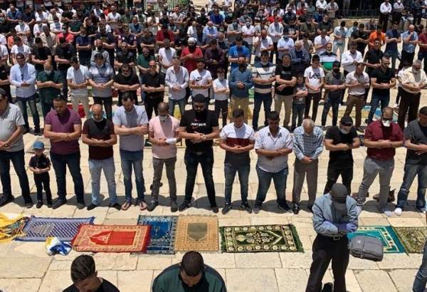 اقامه نماز جمعه در مسجد الاقصی با حضور هزاران فلسطینی  